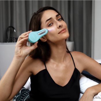 FOREO BEAR™ 2 eyes & lips dispozitiv de tonifiere cu microcurenți zona ochilor si a buzelor - imagine 3